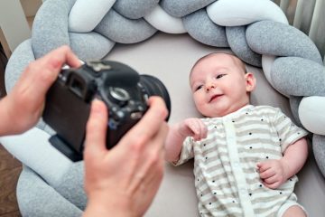 Do You Tip Newborn Photographers? Easy Ways You Can Follow
