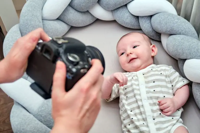 do you tip newborn photographers